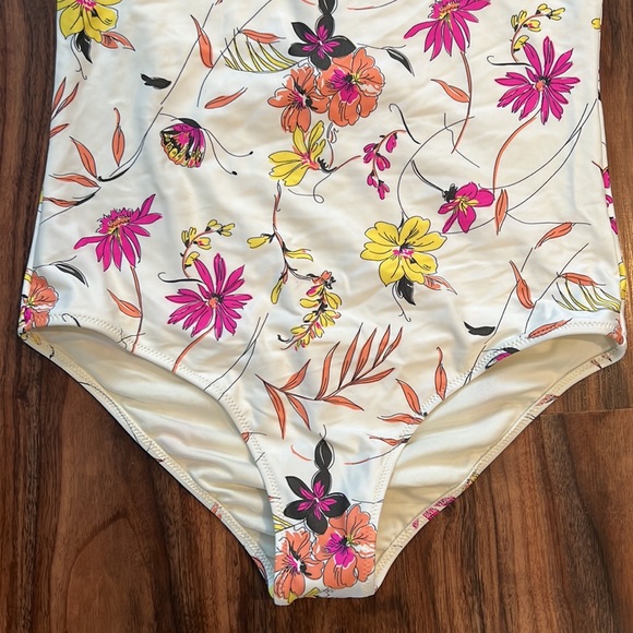 NWOT O‘Neill Rio Short Sleeve One Piece - Picture 6 of 16